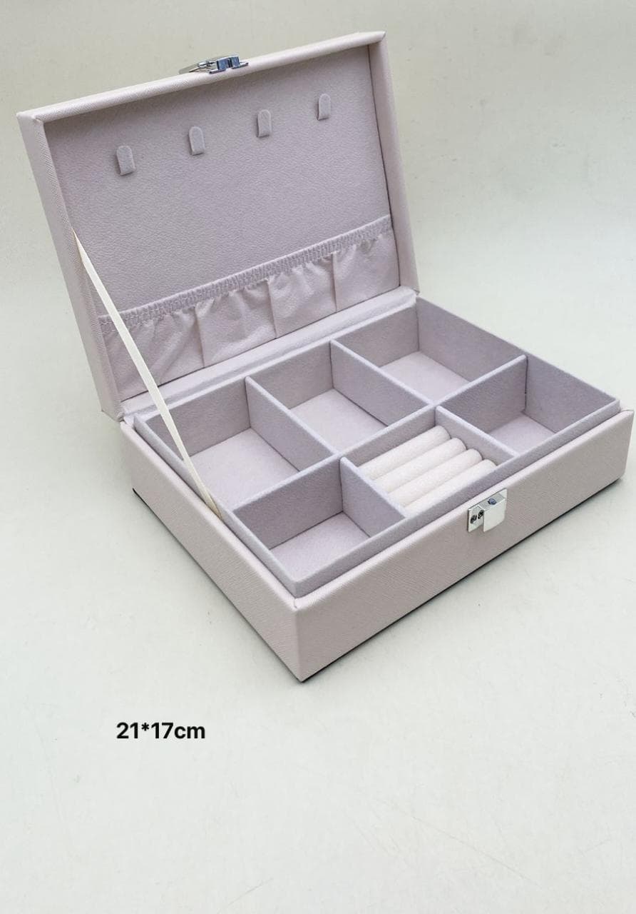 XLarge jewelry box beige color 21-17 cm