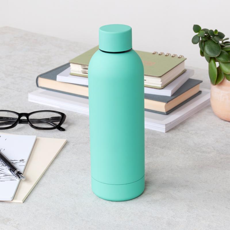 Stainless steel water bottle