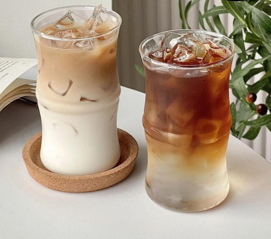 Glass pyrex mug with straw