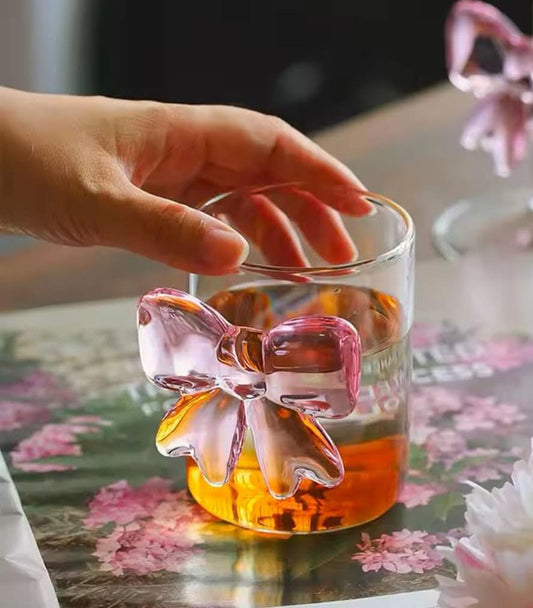 Bow hand mug
