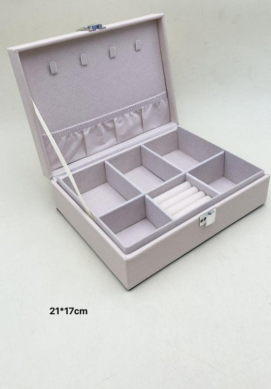 XLarge jewelry box  beige color 21-17 cm