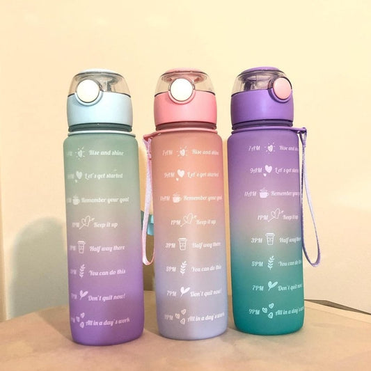 Plastic water bottle 800 ml with straw